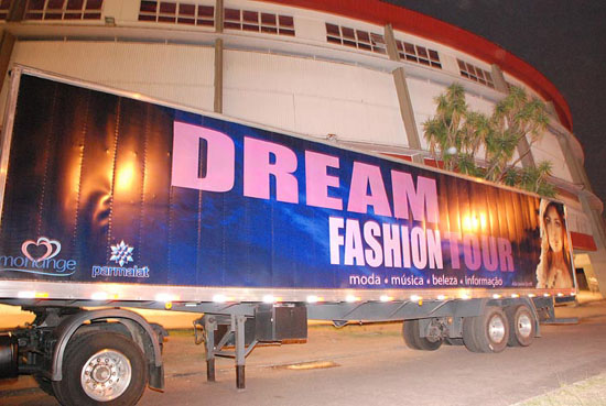Monange Dream Fashion Tour em
